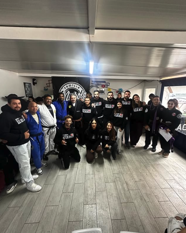 Equipa NeoFlow reunida no centro