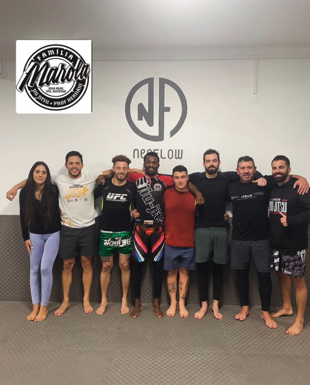 Equipa NeoFlow reunida no tatame
