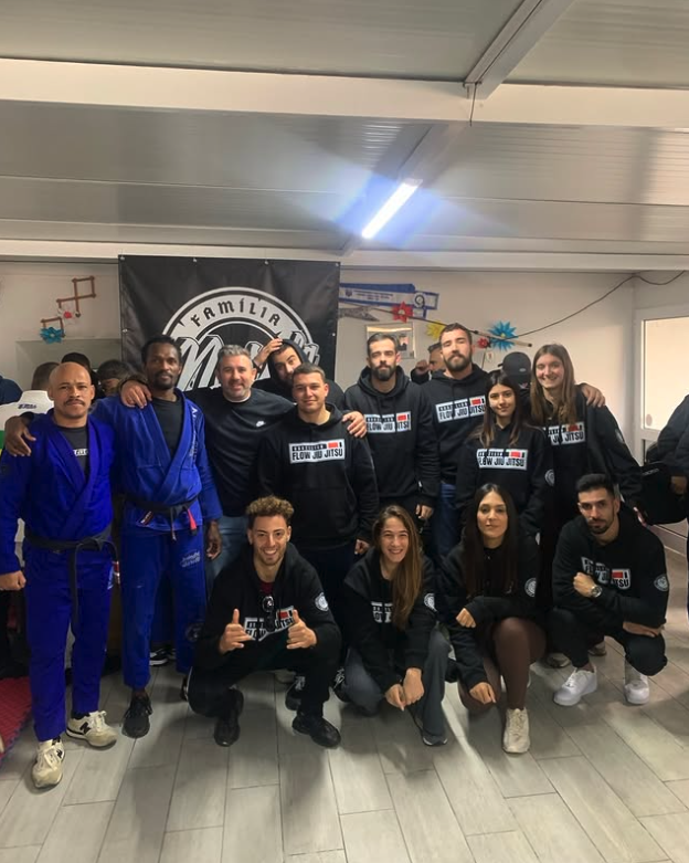 Família NeoFlow: equipa de instrutores e alunos