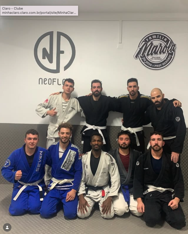Treino de Jiu-Jitsu Família Marola no Centro NeoFlow VRSA